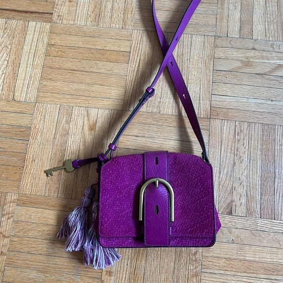 Fossil Small Crossbody - Picture 1 of 3